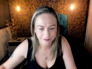 Charlot milf's Picture