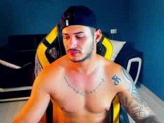 jonnyporn1's Picture