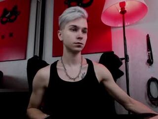 joseph__quinn's Picture